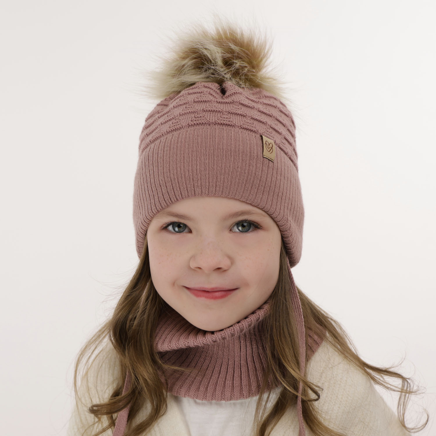 Set invernale bambina: berretto e scaldacollo, beige, con pompon, Egeria