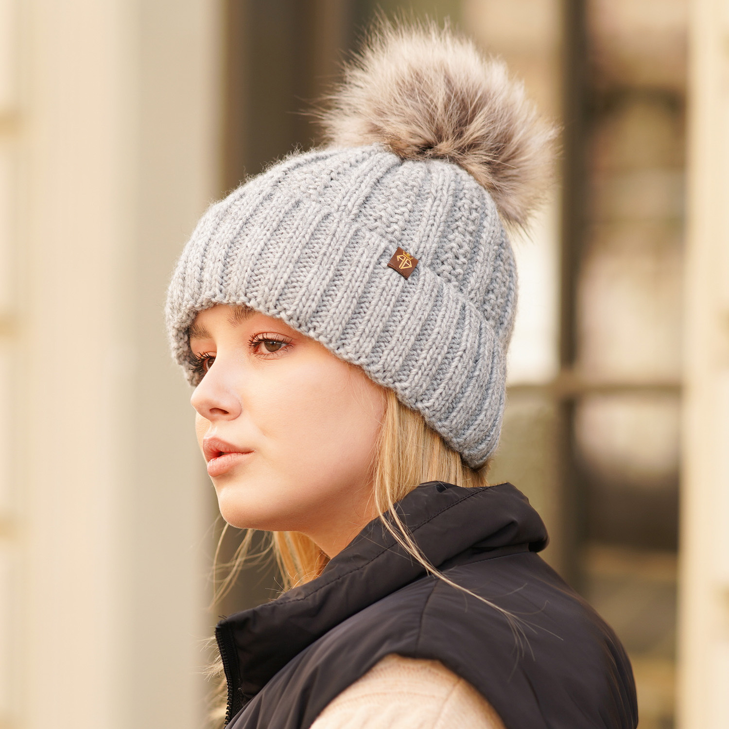 Berretto invernale donna, nero, con pompon, Rene