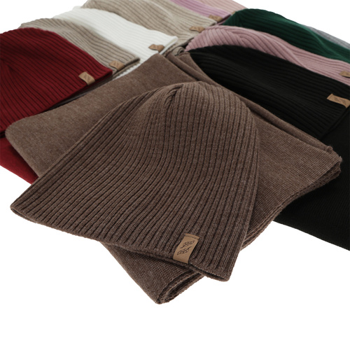 Set invernale donna: berretto e sciarpa, beige, Fena