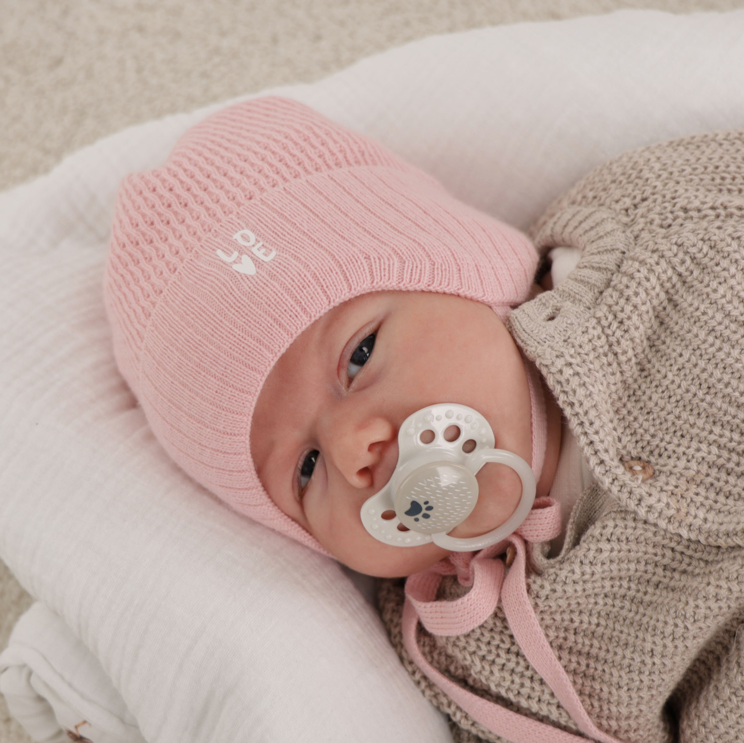 Berretto autunno/primavera bambina, lilla, con lacci, ażurowa, Camilla