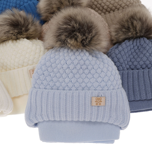 Set invernale bambino: berretto e sciarpa, azzurro, con pompon, con lacci, Norberto