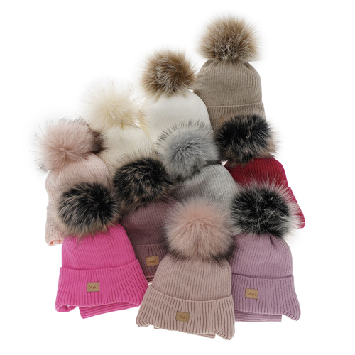 Set invernale bambina: berretto e scaldacollo, rosa, con pompon, Dilajla