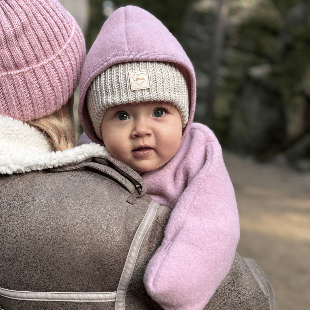 Berretto invernale bambina, camel, con lacci, 100% Lana Merino, foderato in pile, Havana