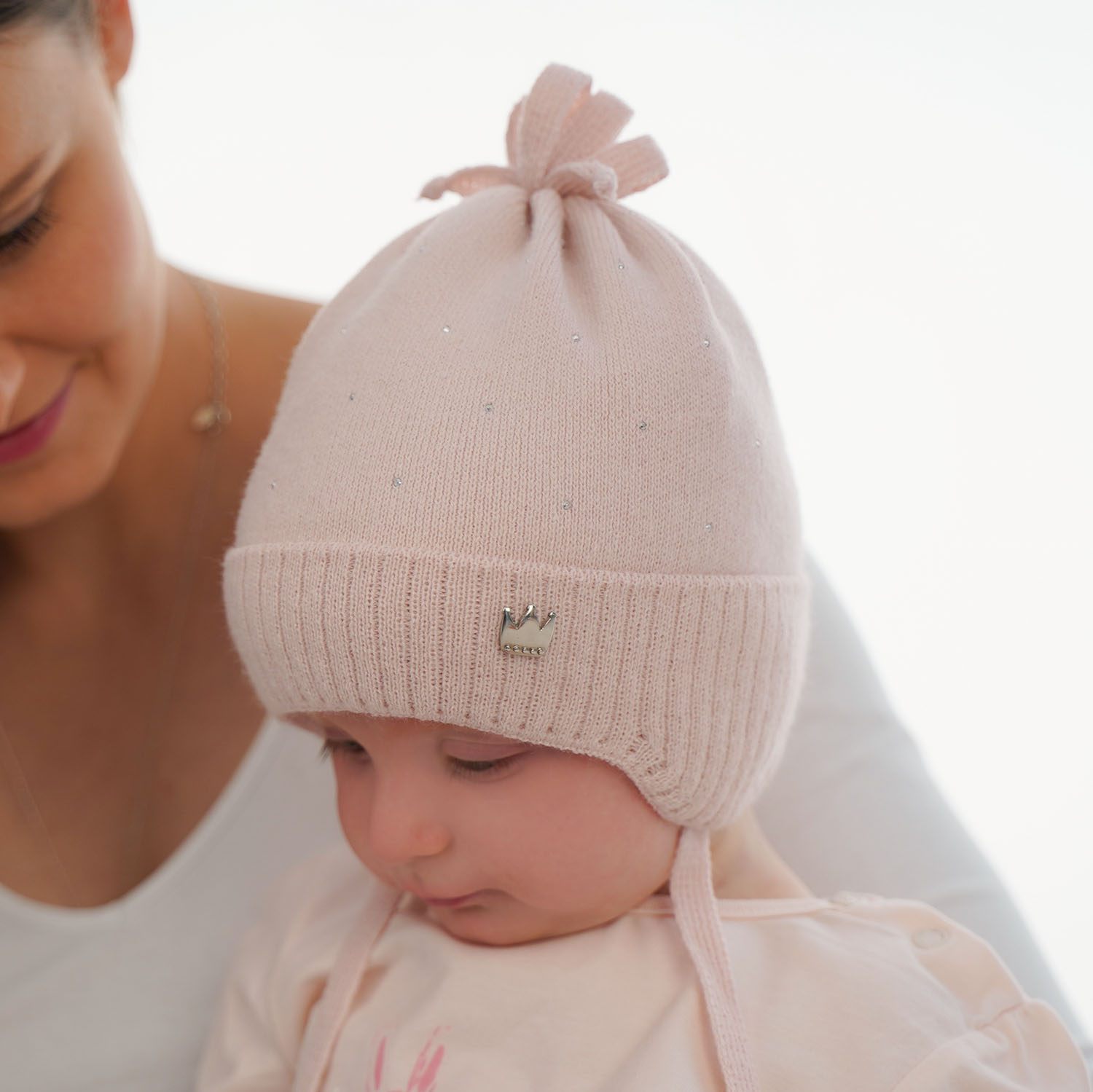 Berretto autunno/primavera bambina, arancione, con lacci, Oliwka