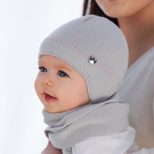 Set invernale bambina: berretto e sciarpa, beige, con lacci, Elina