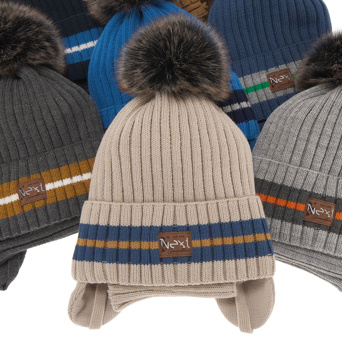 Set invernale bambino: berretto e scaldacollo, beige, con pompon, Echo