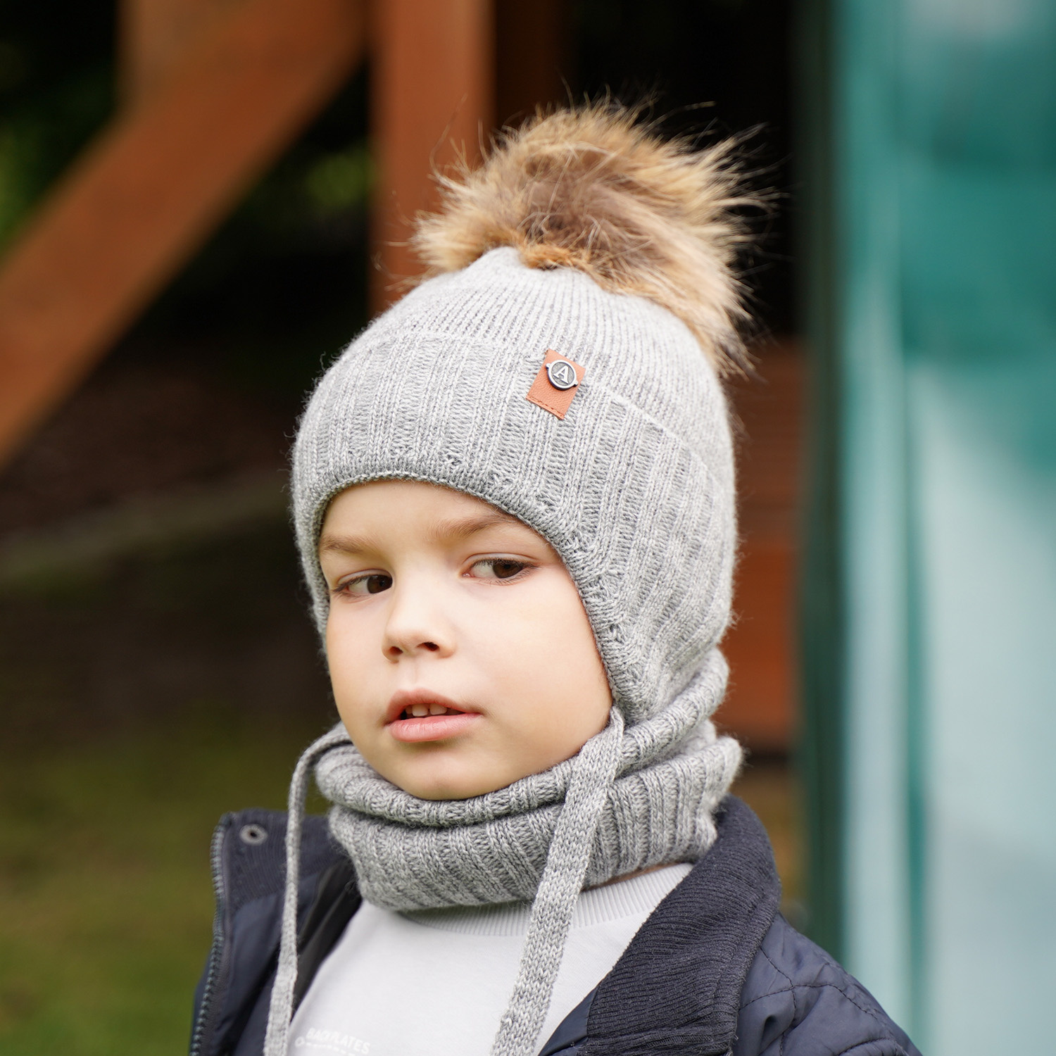 Set invernale bambino: berretto e scaldacollo, jeans, con lacci, Dominik