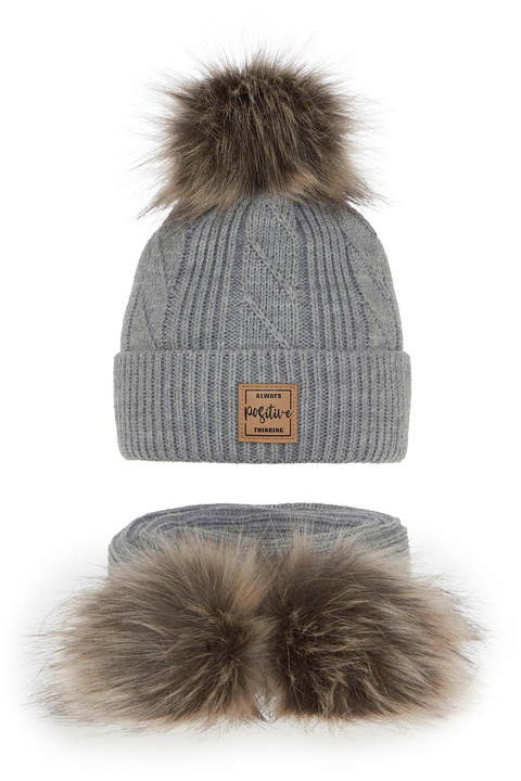 Set invernale bambina: berretto e sciarpa, grigio, con due pon pon, Gabriela