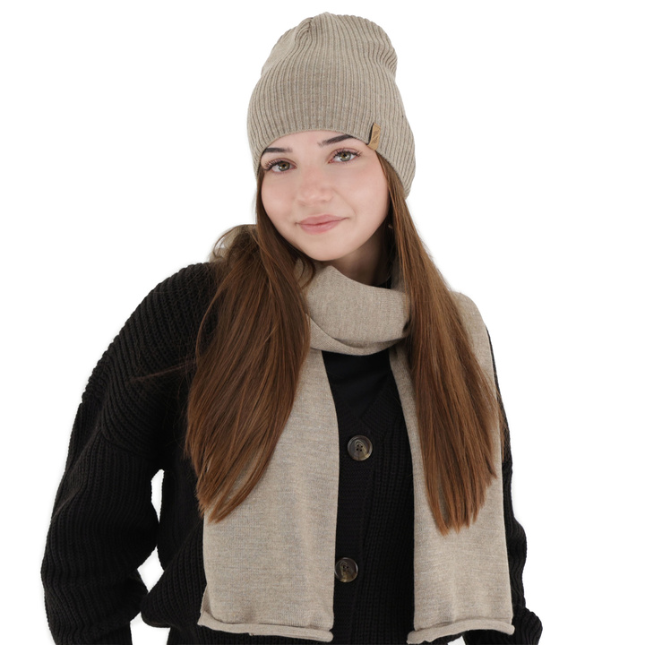 Set invernale donna: berretto e sciarpa, beige, Fena