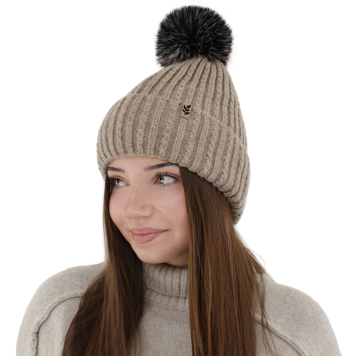 Berretto invernale donna, beige, con pompon, Calista