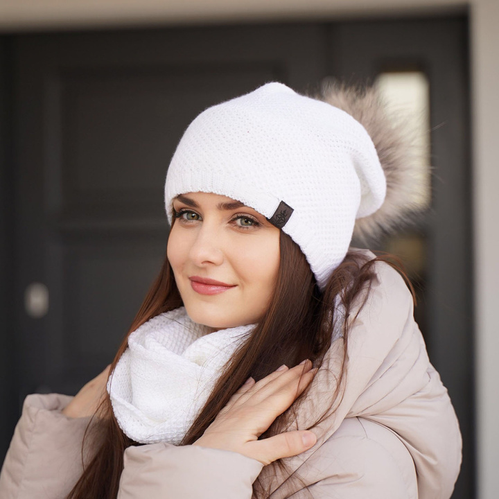 Set invernale donna: berretto e scaldacollo, bianco, con pompon, Kaliana